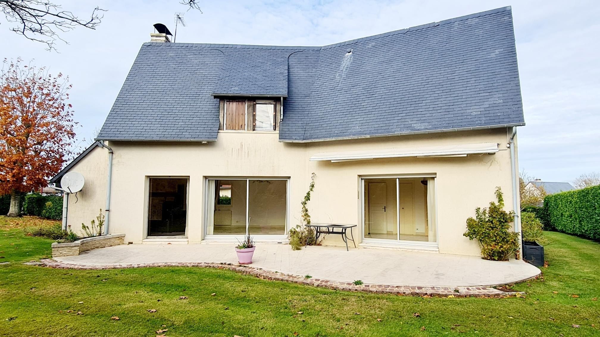 house 7 Rooms for sale on HONFLEUR (14600)