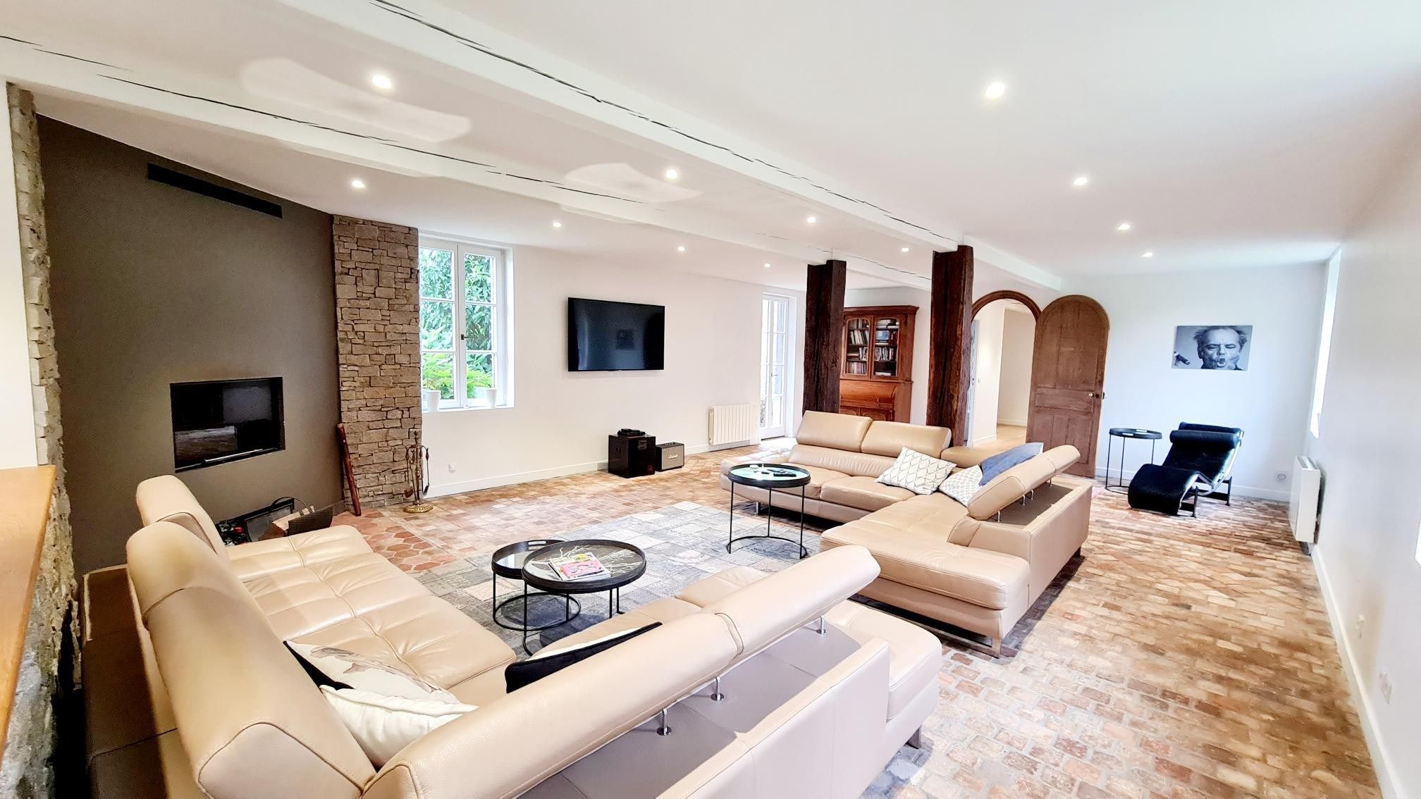 house 9 Rooms for sale on PONT L EVEQUE (14130)