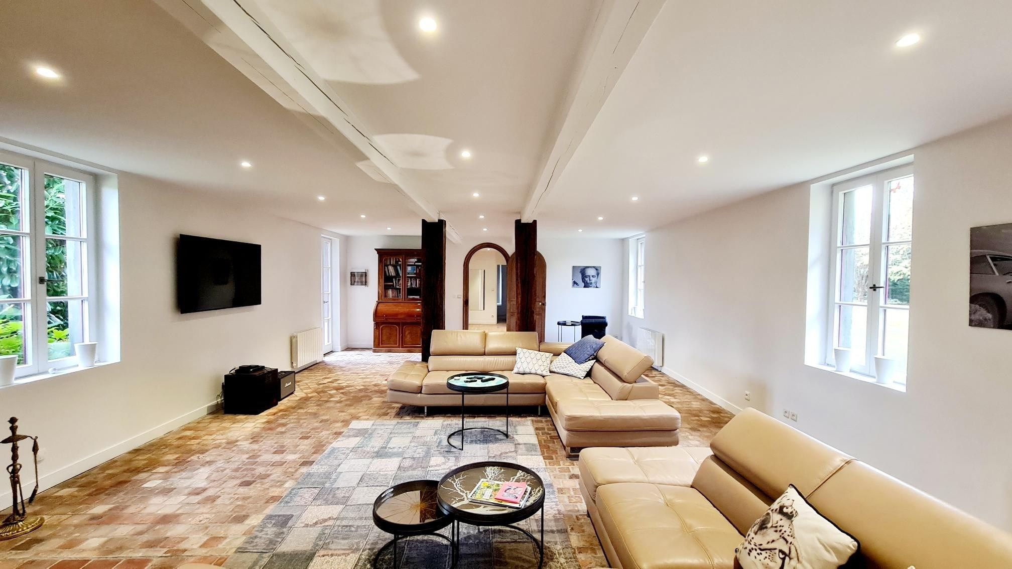 house 9 Rooms for sale on PONT L EVEQUE (14130)