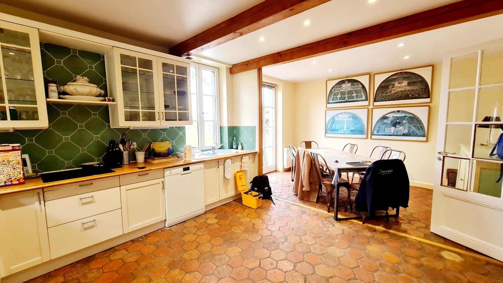 house 9 Rooms for sale on PONT L EVEQUE (14130)