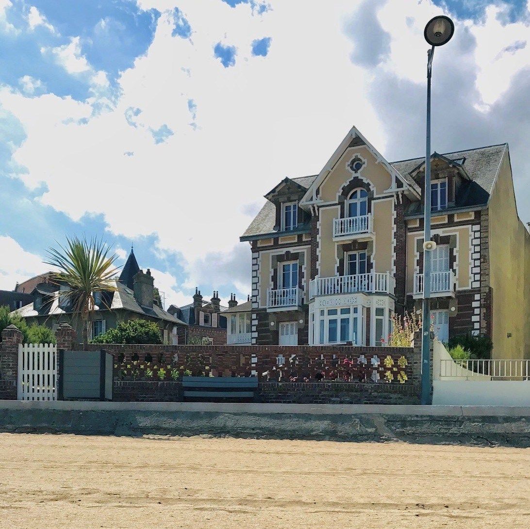 apartment 6 Rooms for sale on VILLERS SUR MER (14640)