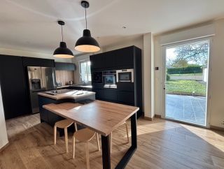 house 5 Rooms for sale on CLEVILLE (14370)