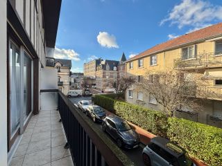 apartment 3 Rooms for sale on DEAUVILLE (14800)