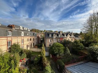 house 7 Rooms for sale on ROUEN (76000)