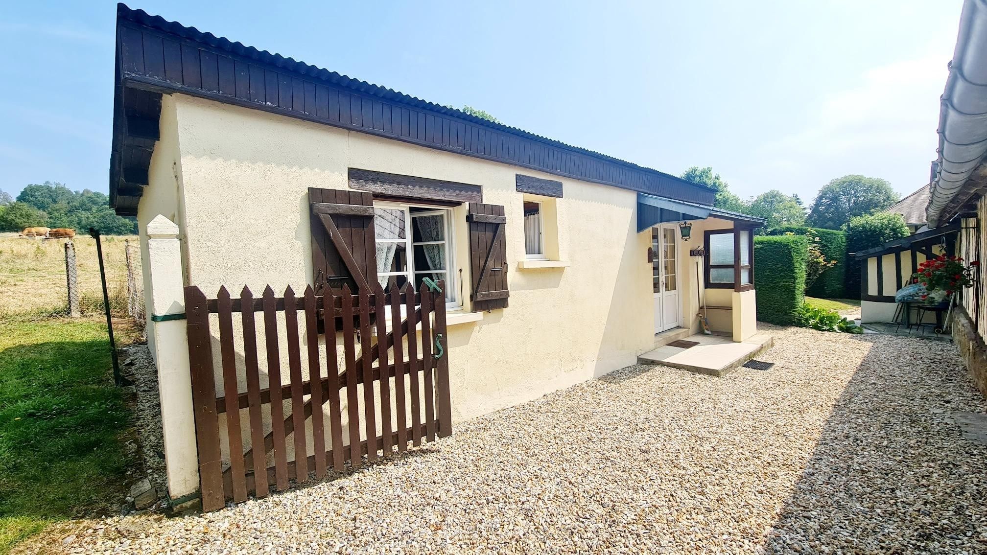 house 6 Rooms for sale on PONT L EVEQUE (14130)