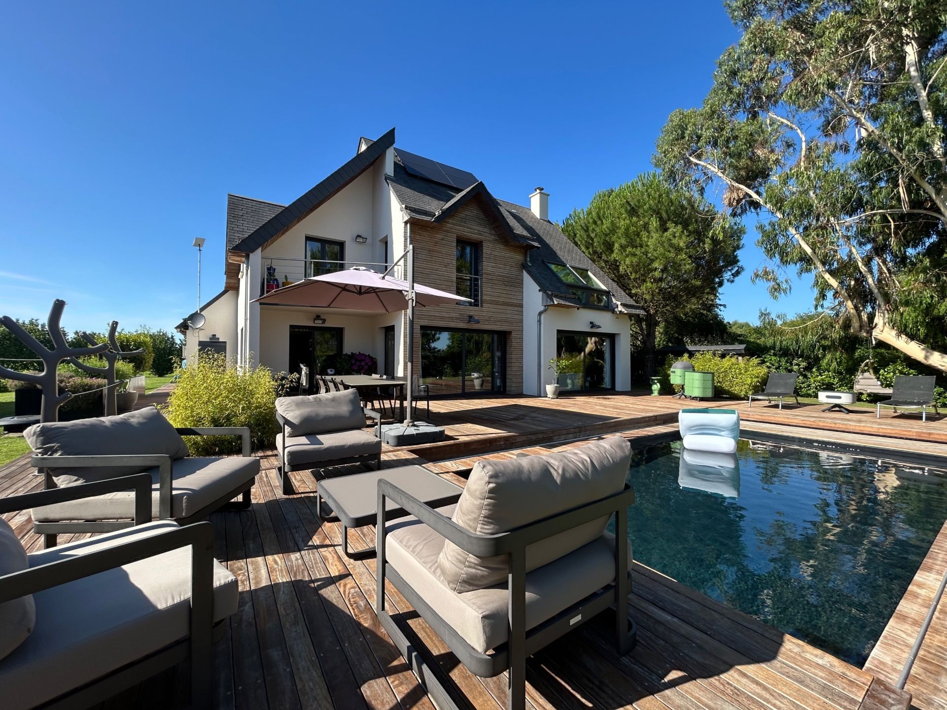 house 7 Rooms for sale on AVRANCHES (50300)