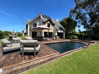 house 7 Rooms for sale on AVRANCHES (50300)