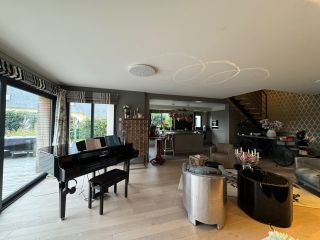 house 7 Rooms for sale on AVRANCHES (50300)