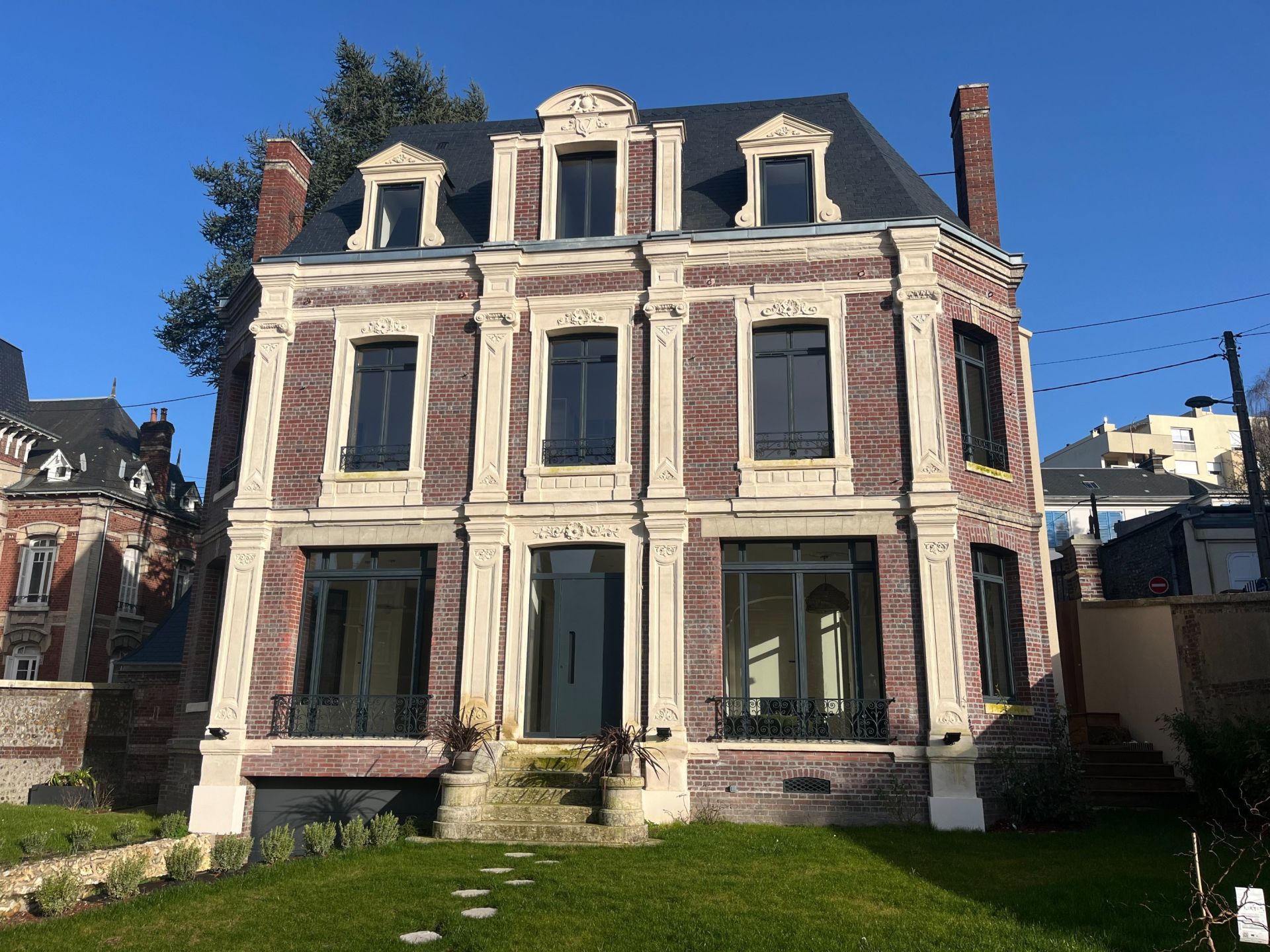 house 6 Rooms for sale on ROUEN (76000)