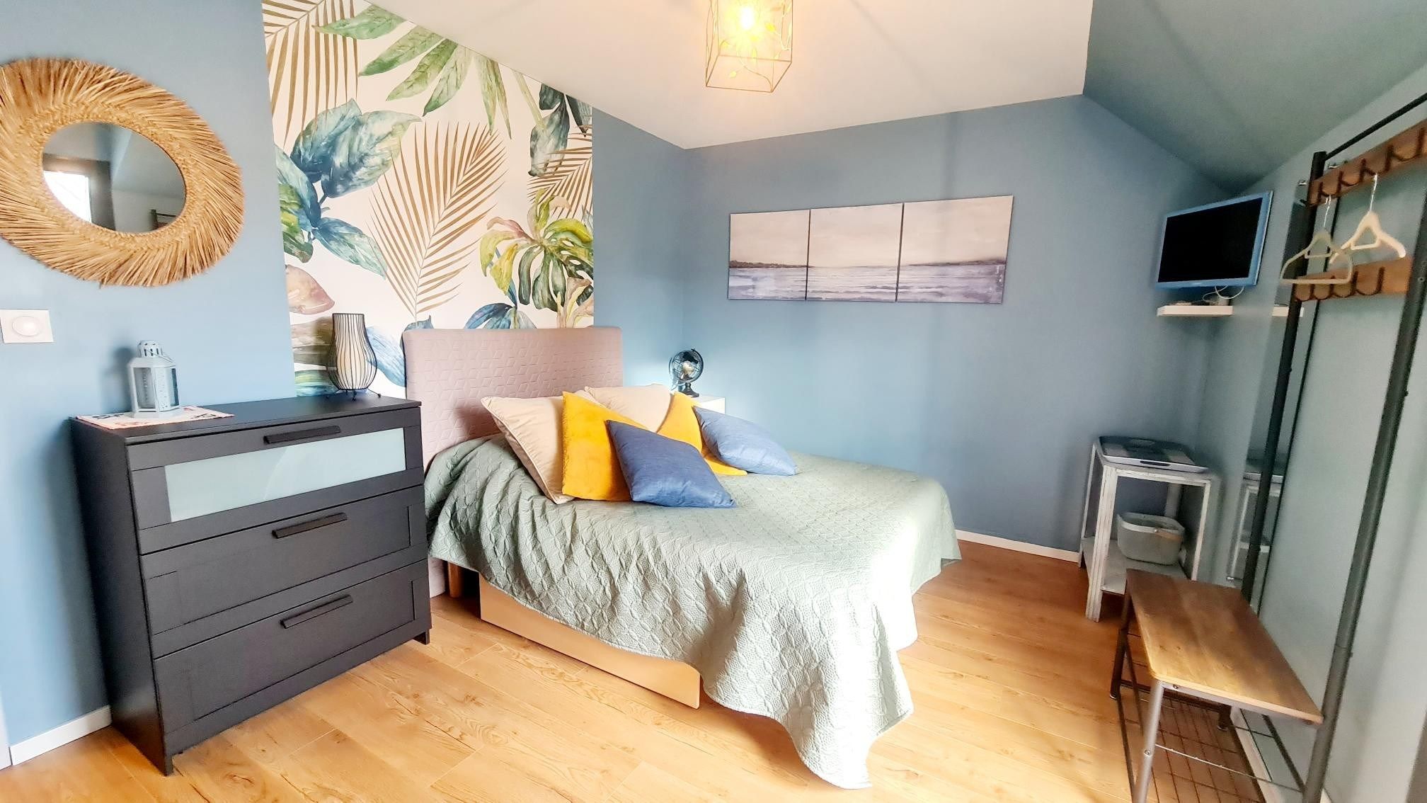 house 6 Rooms for sale on CABOURG (14390)