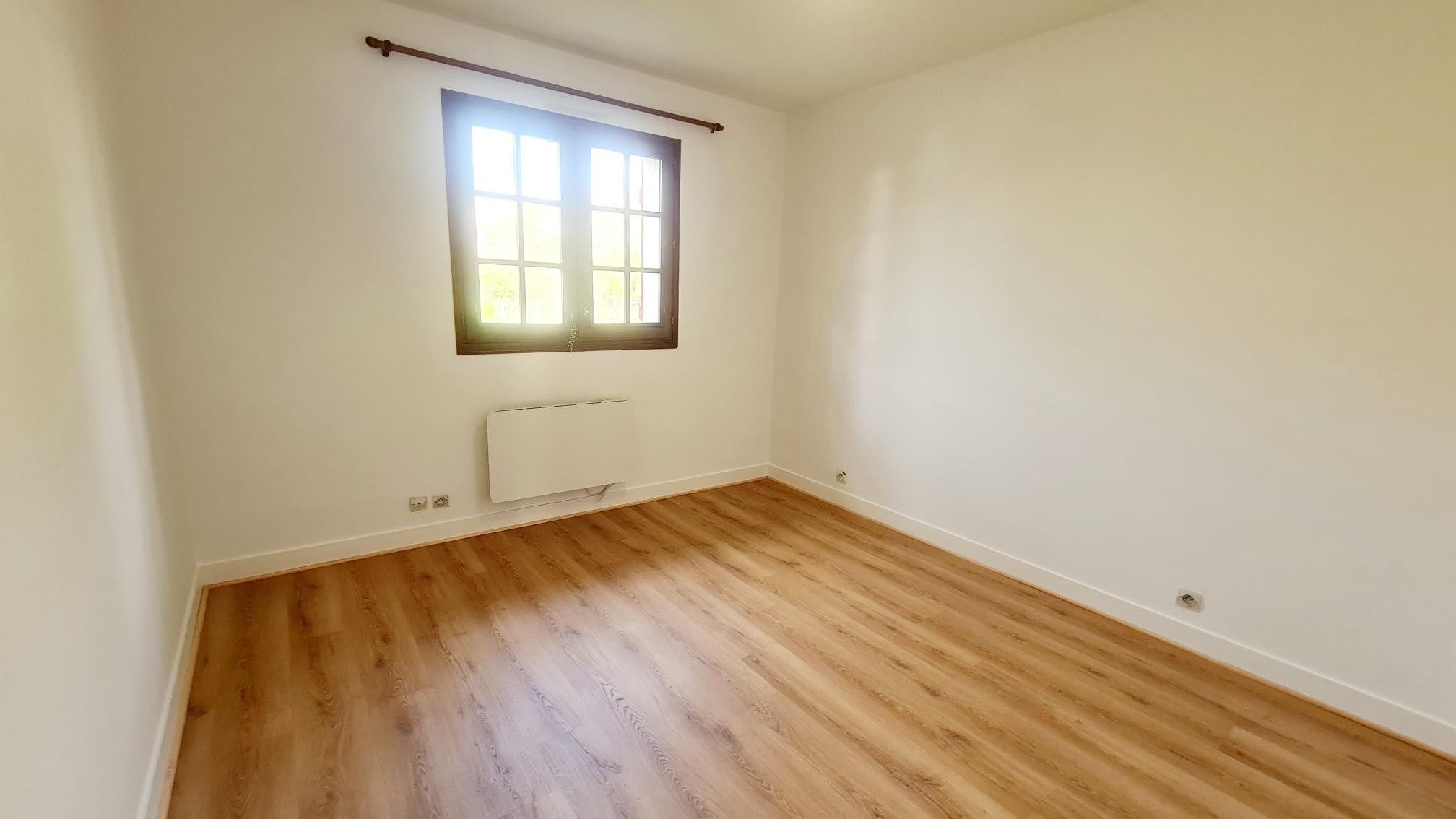 apartment 5 Rooms for sale on PONT L EVEQUE (14130)