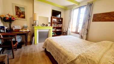 house 7 Rooms for sale on BEAUMONT EN AUGE (14950)