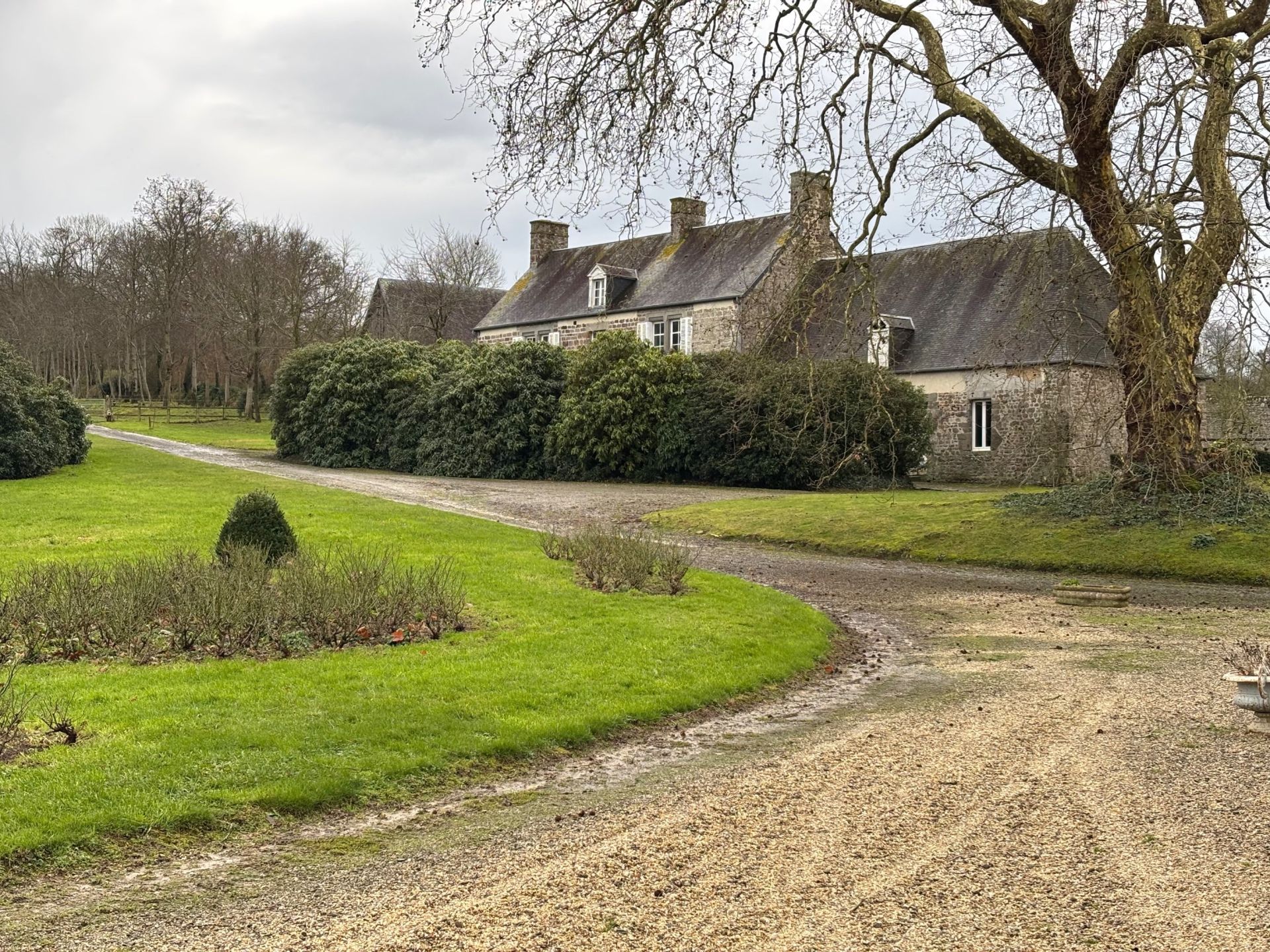 house 16 Rooms for sale on ST LO (50000)