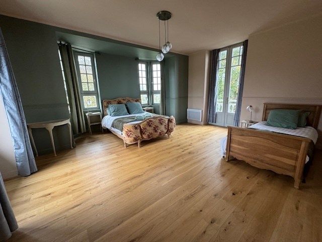 villa 10 Rooms for sale on GRANVILLE (50400)