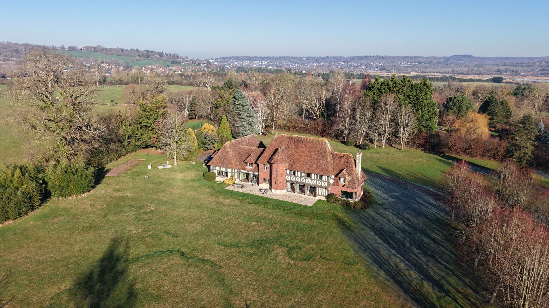 house 13 Rooms for sale on ST ARNOULT (14800)