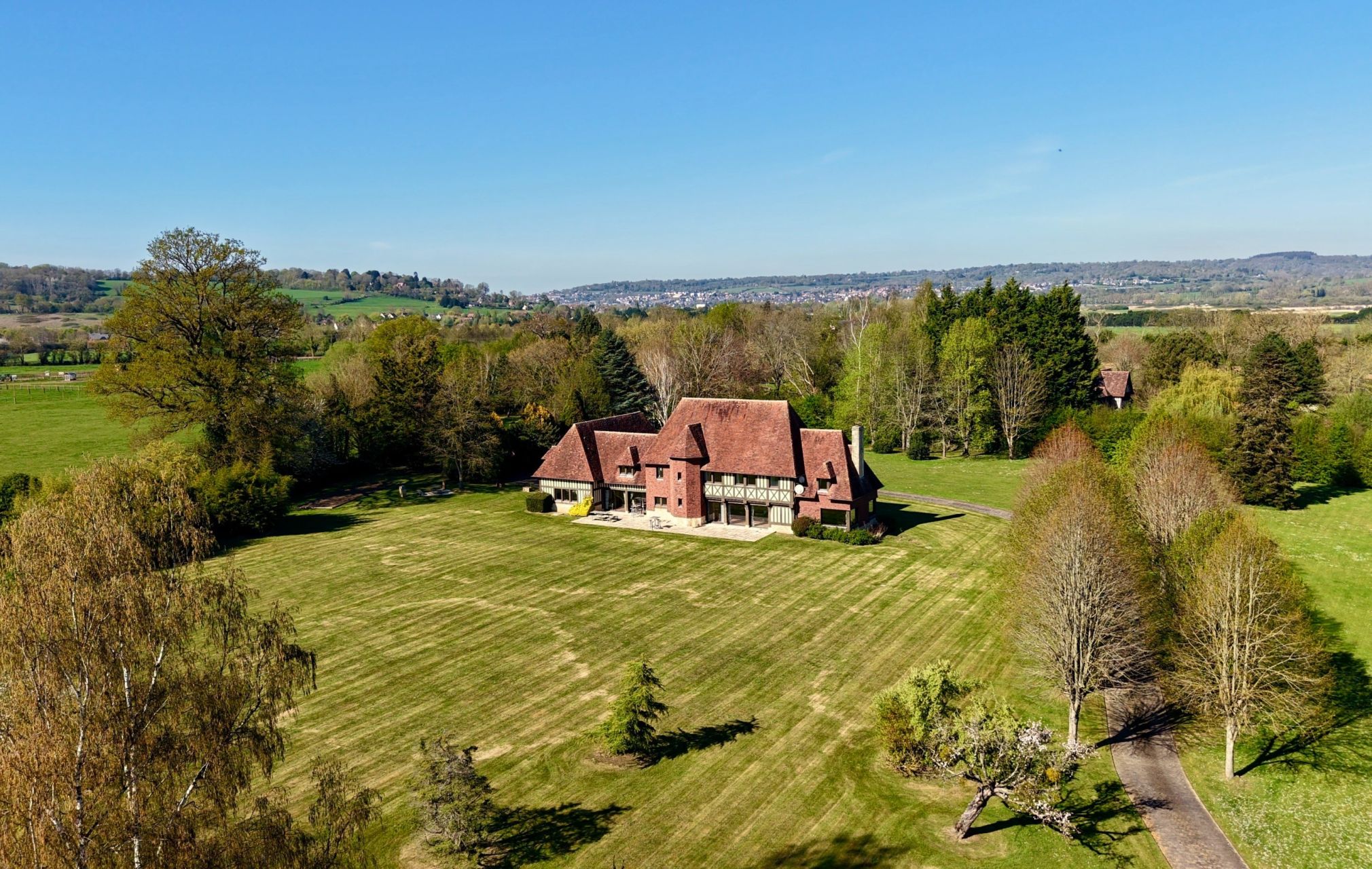 house 13 Rooms for sale on ST ARNOULT (14800)