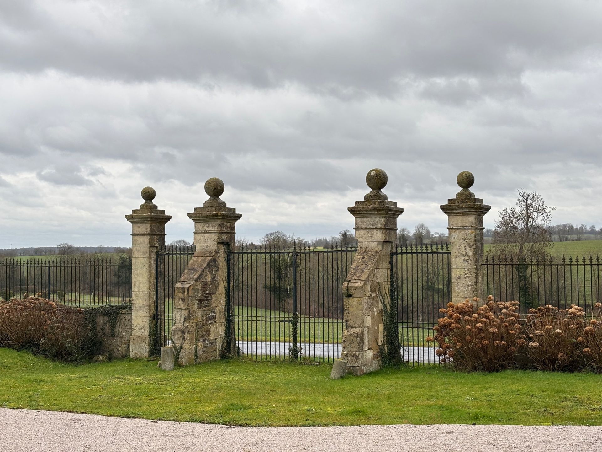 house 18 Rooms for sale on CAEN (14000)