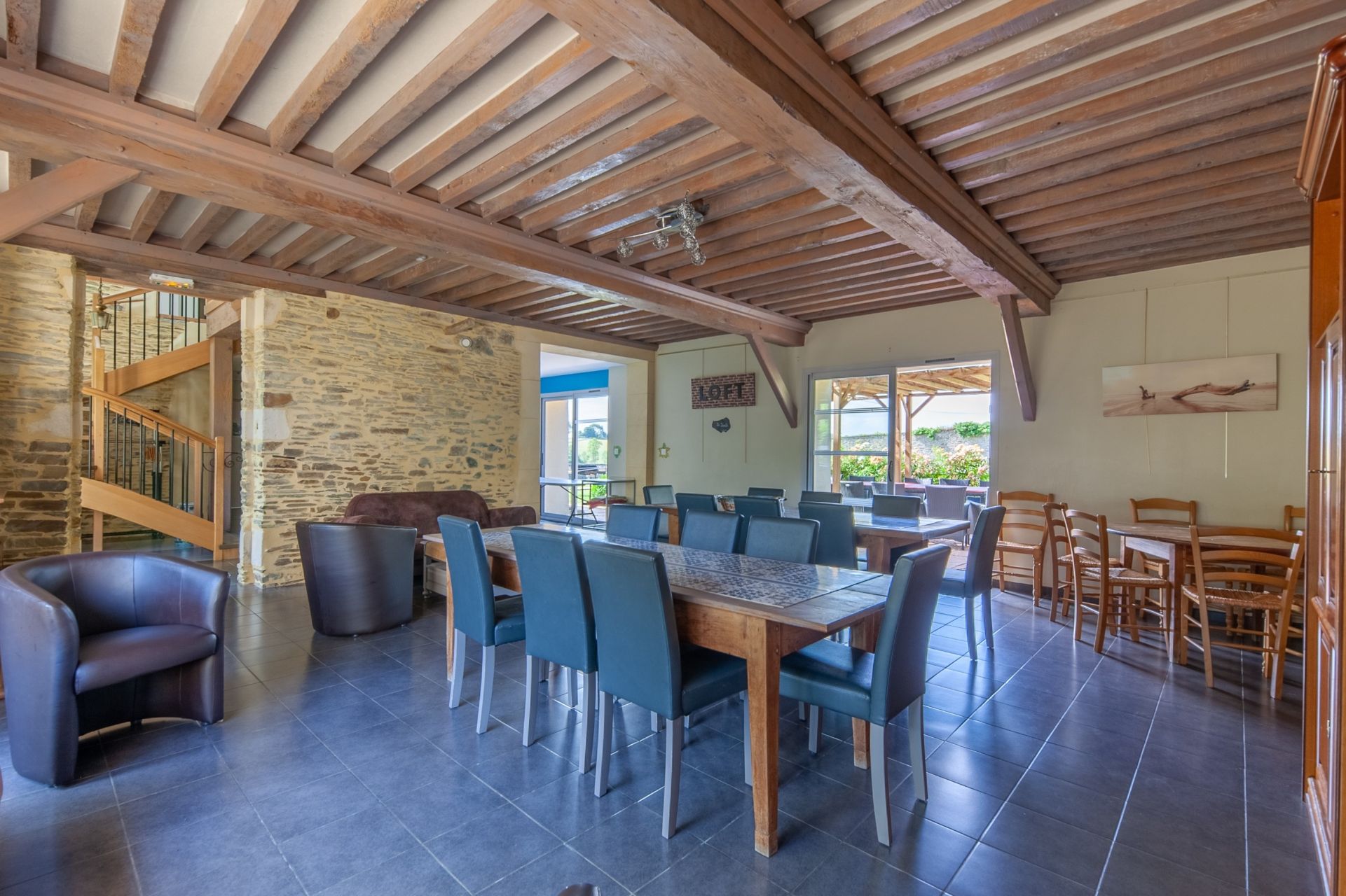 house 18 Rooms for sale on CAEN (14000)