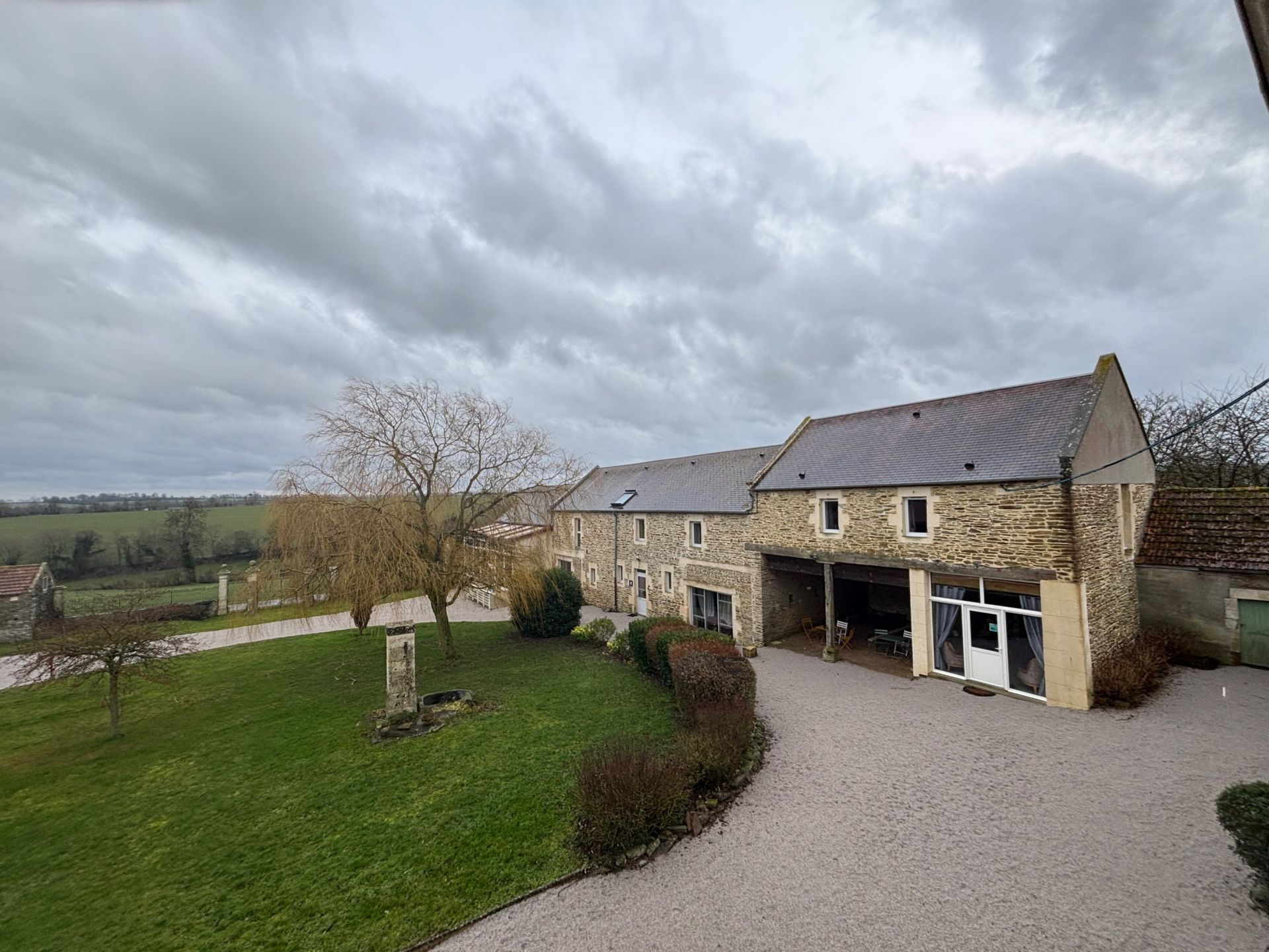 house 18 Rooms for sale on CAEN (14000)