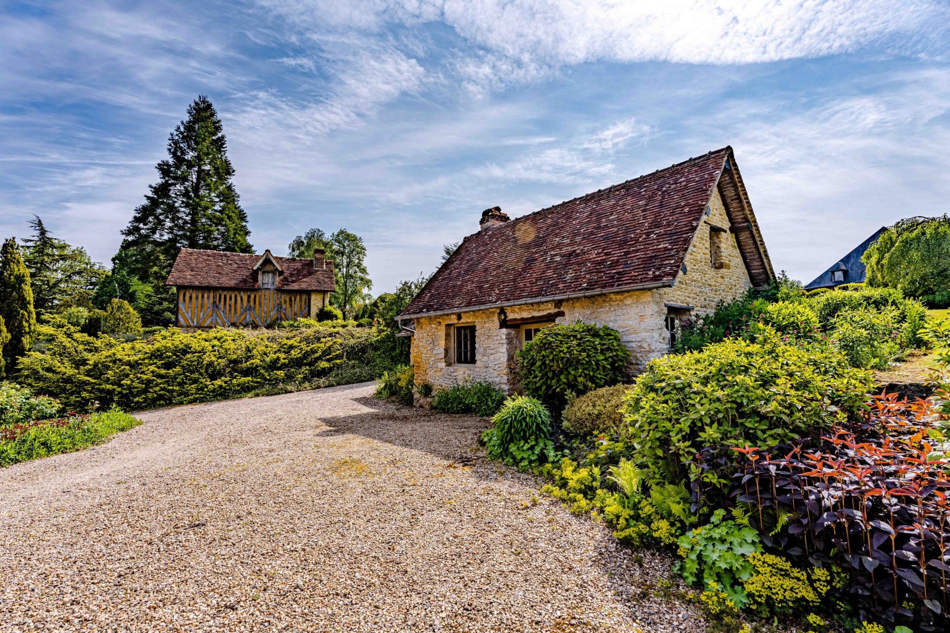 house 40 Rooms for sale on PONT L EVEQUE (14130)