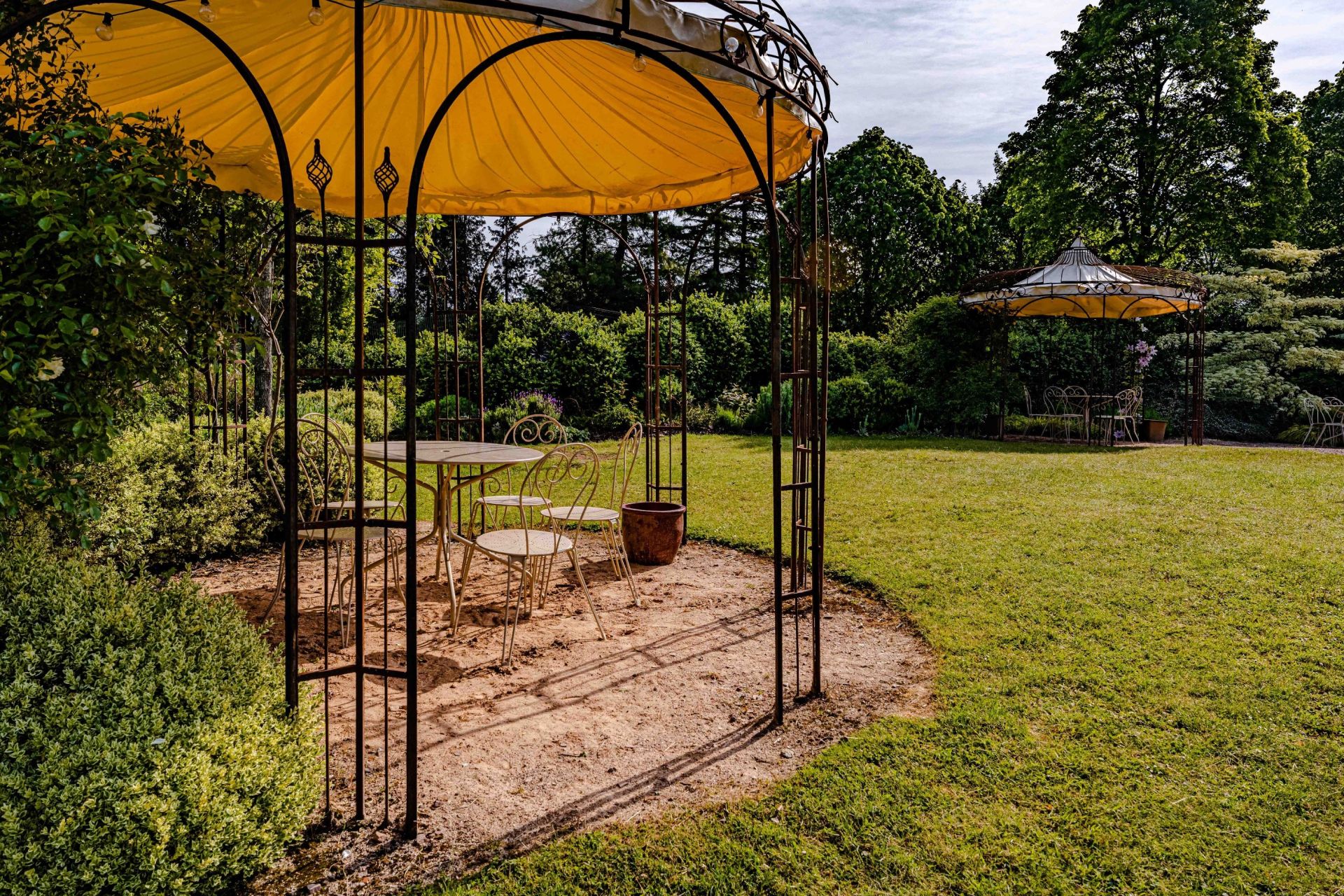 house 40 Rooms for sale on PONT L EVEQUE (14130)