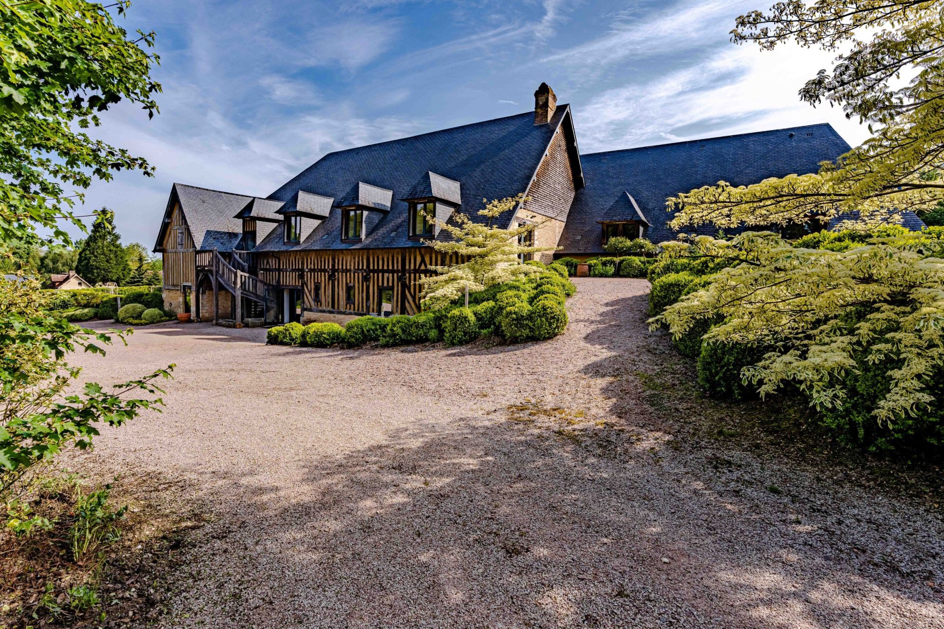 house 40 Rooms for sale on PONT L EVEQUE (14130)