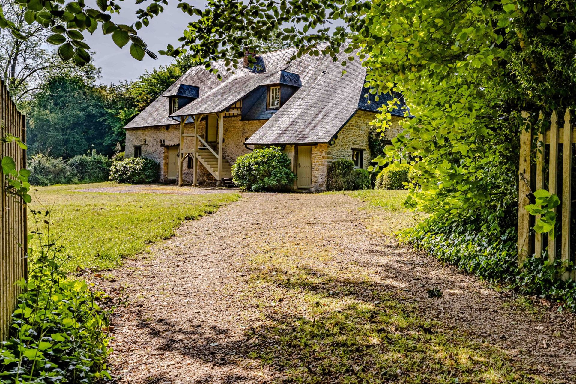 house 40 Rooms for sale on PONT L EVEQUE (14130)