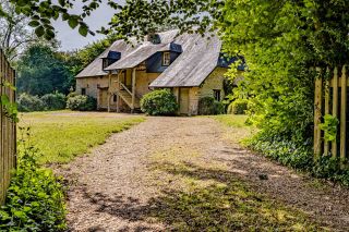 house 40 Rooms for sale on PONT L EVEQUE (14130)