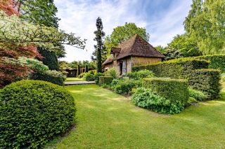 house 40 Rooms for sale on PONT L EVEQUE (14130)