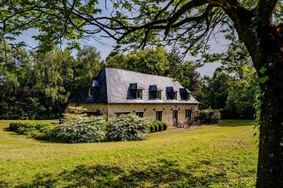 house 40 Rooms for sale on PONT L EVEQUE (14130)