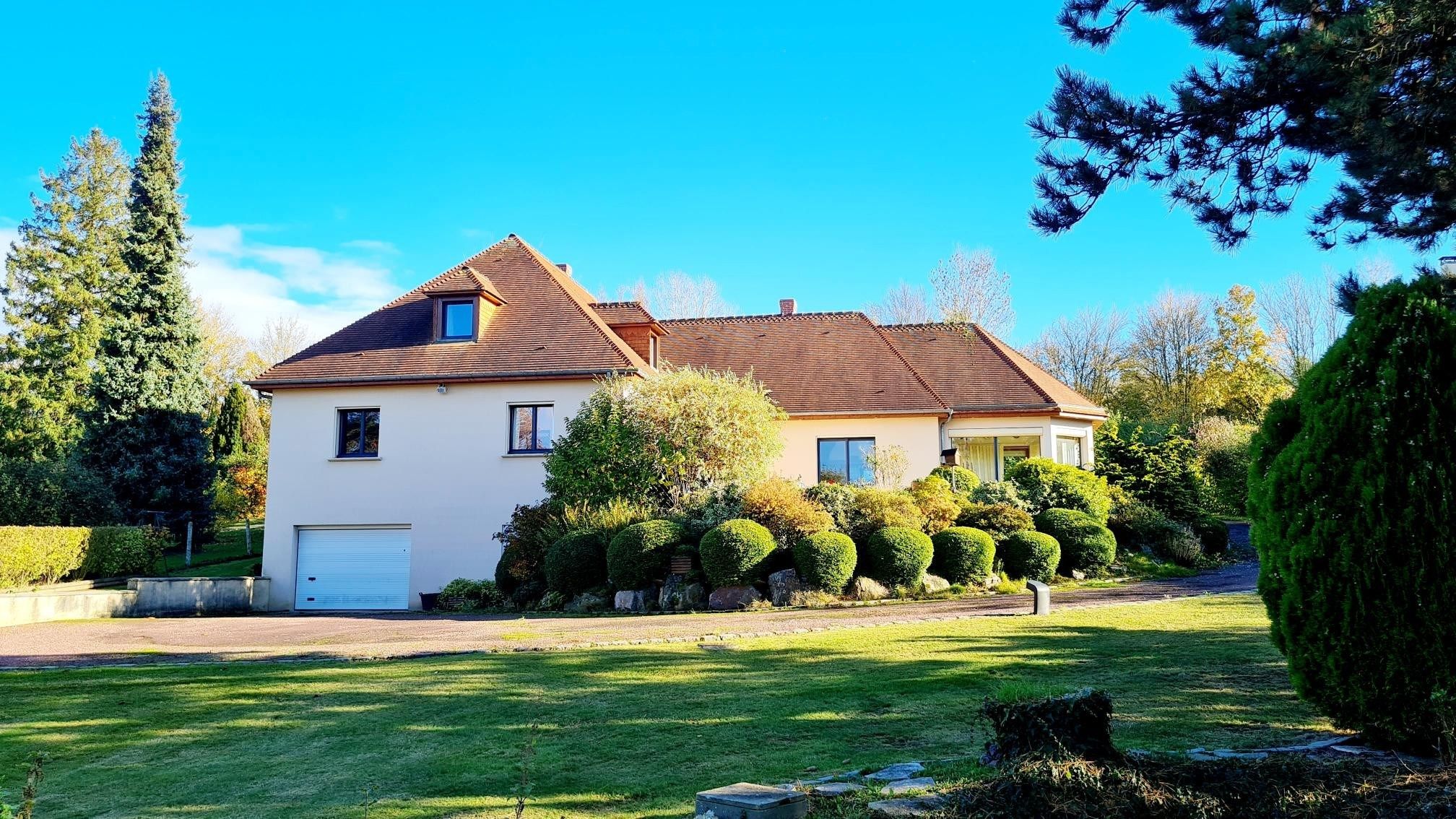 house 8 Rooms for sale on PONT L EVEQUE (14130)