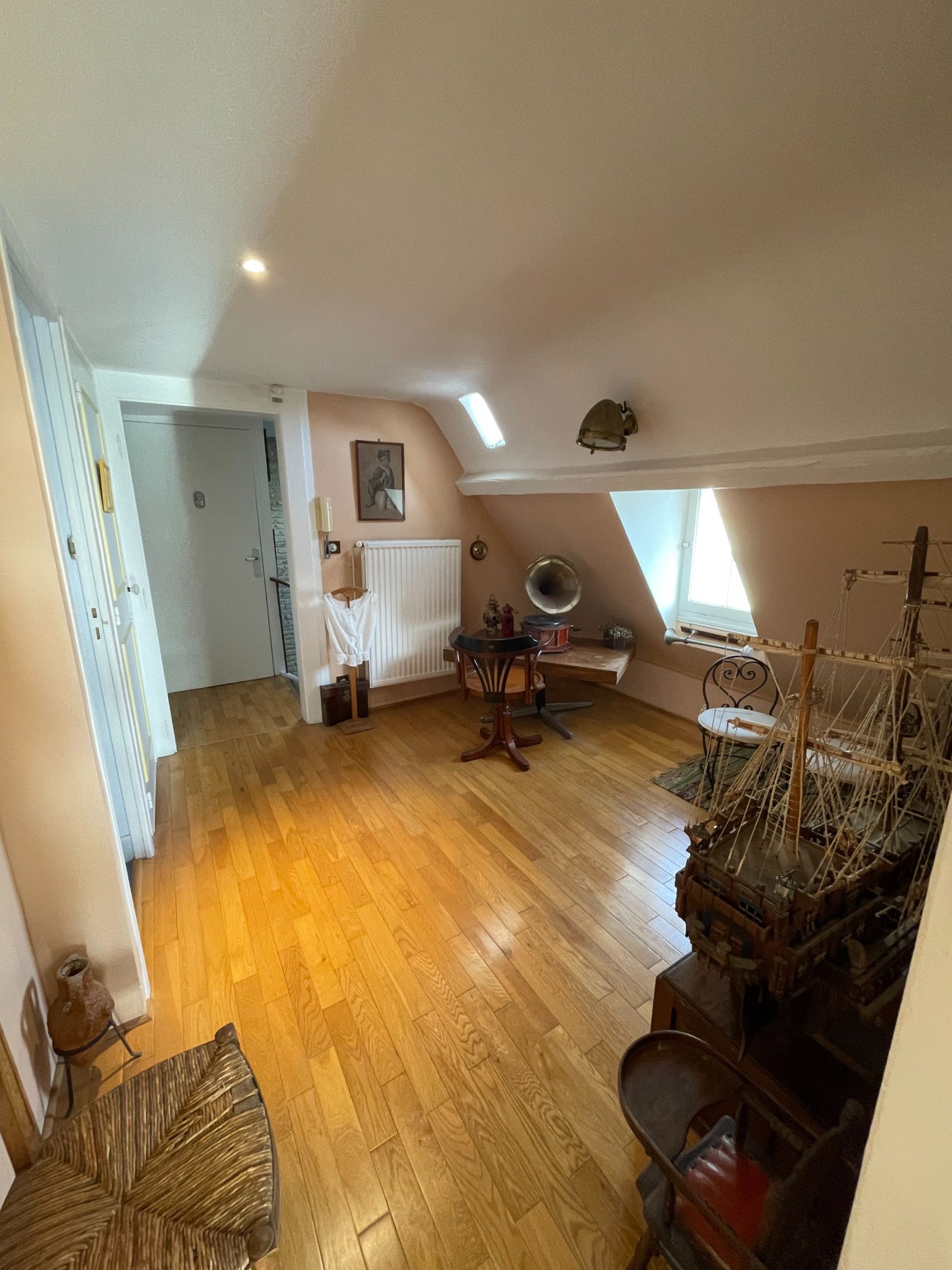 mansion 12 Rooms for sale on LE HAVRE (76600)