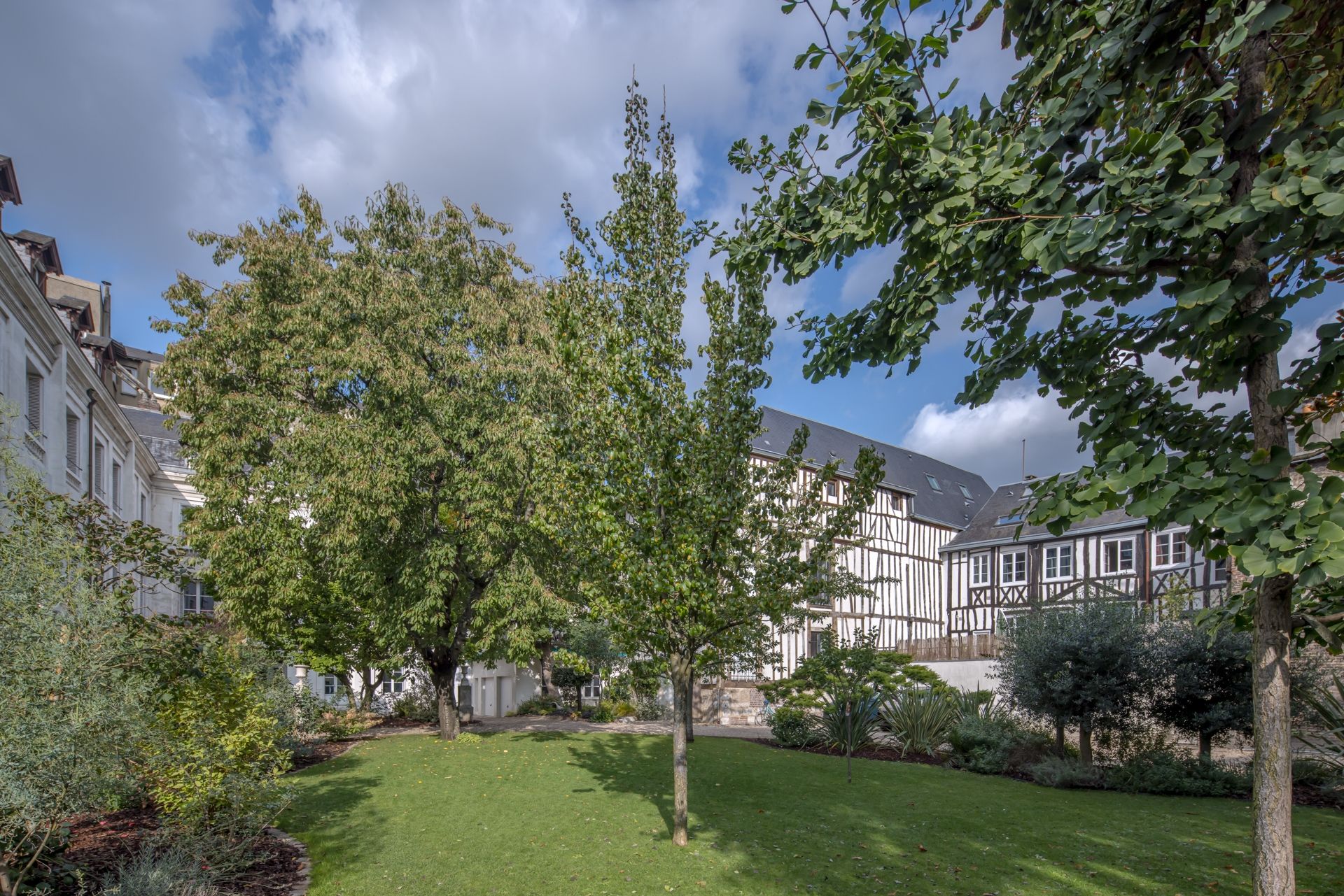 apartment 10 Rooms for sale on ROUEN (76000)