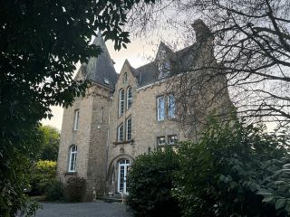 house 12 Rooms for sale on ST HILAIRE DU HARCOUET (50600)