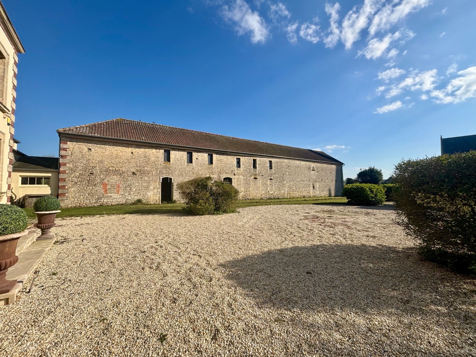 house 12 Rooms for sale on VIERVILLE SUR MER (14710)