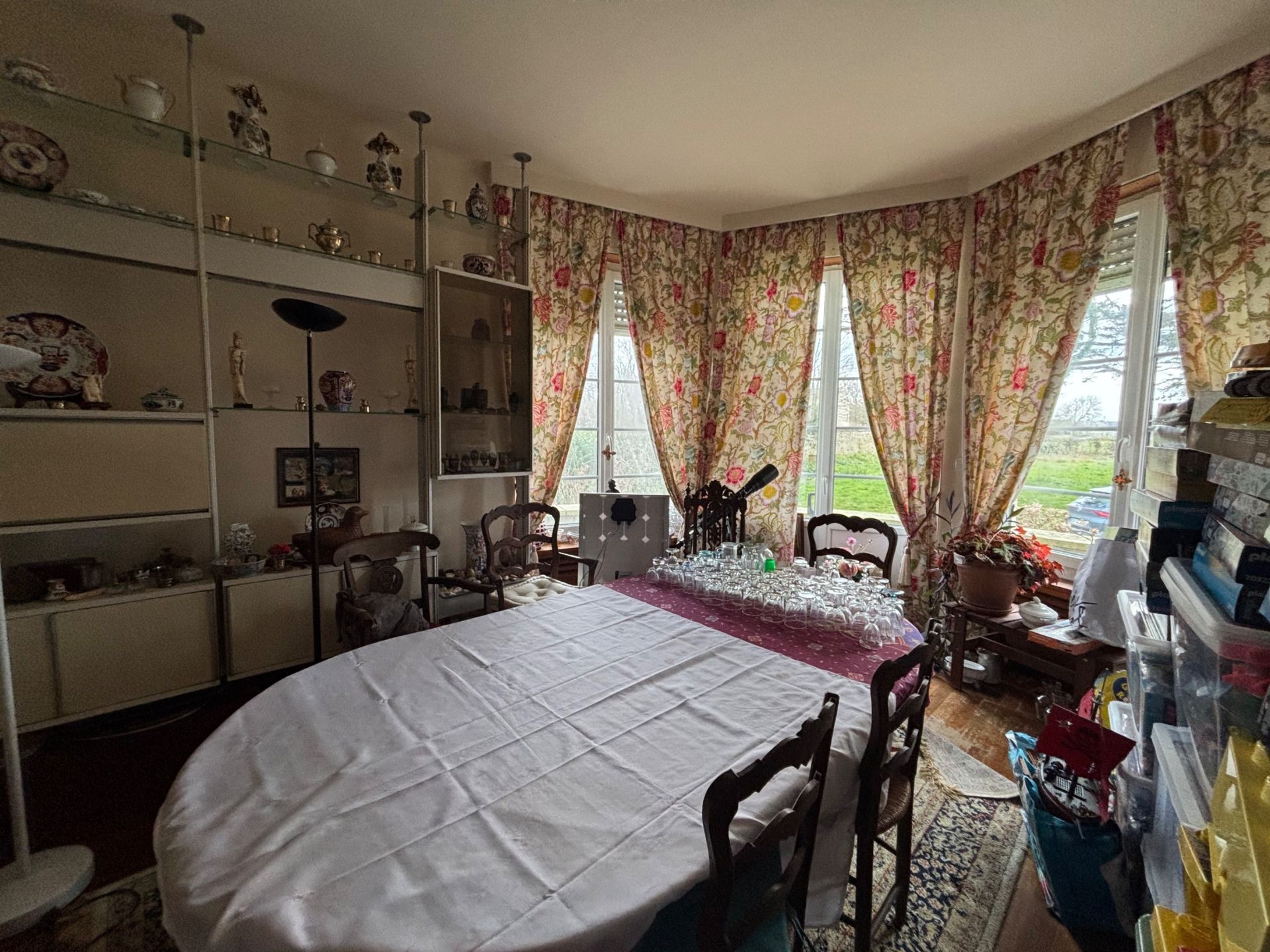 house 10 Rooms for sale on VIERVILLE SUR MER (14710)