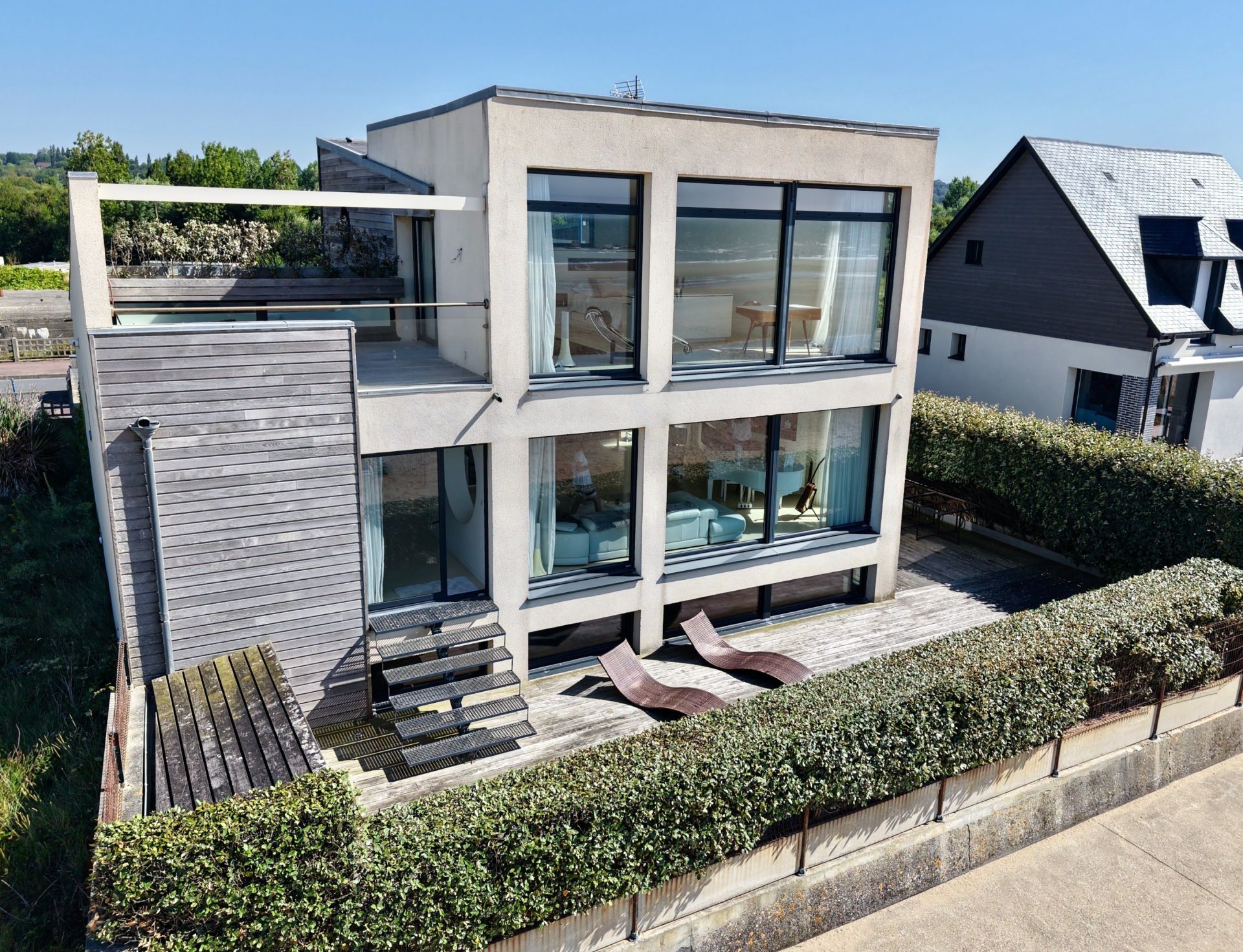 house 7 Rooms for sale on VILLERS SUR MER (14640)