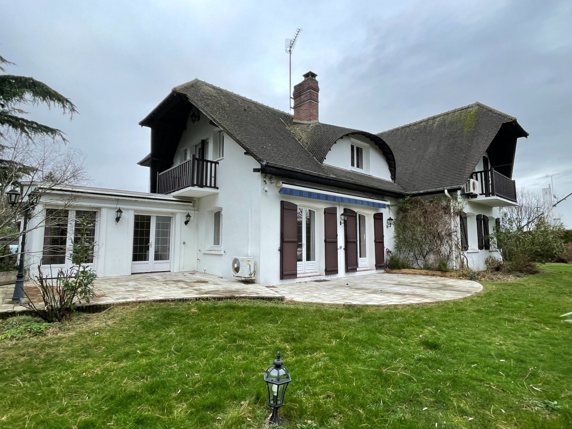 maison bourgeoise 9 Pièces en vente sur ST ETIENNE DU ROUVRAY (76800)