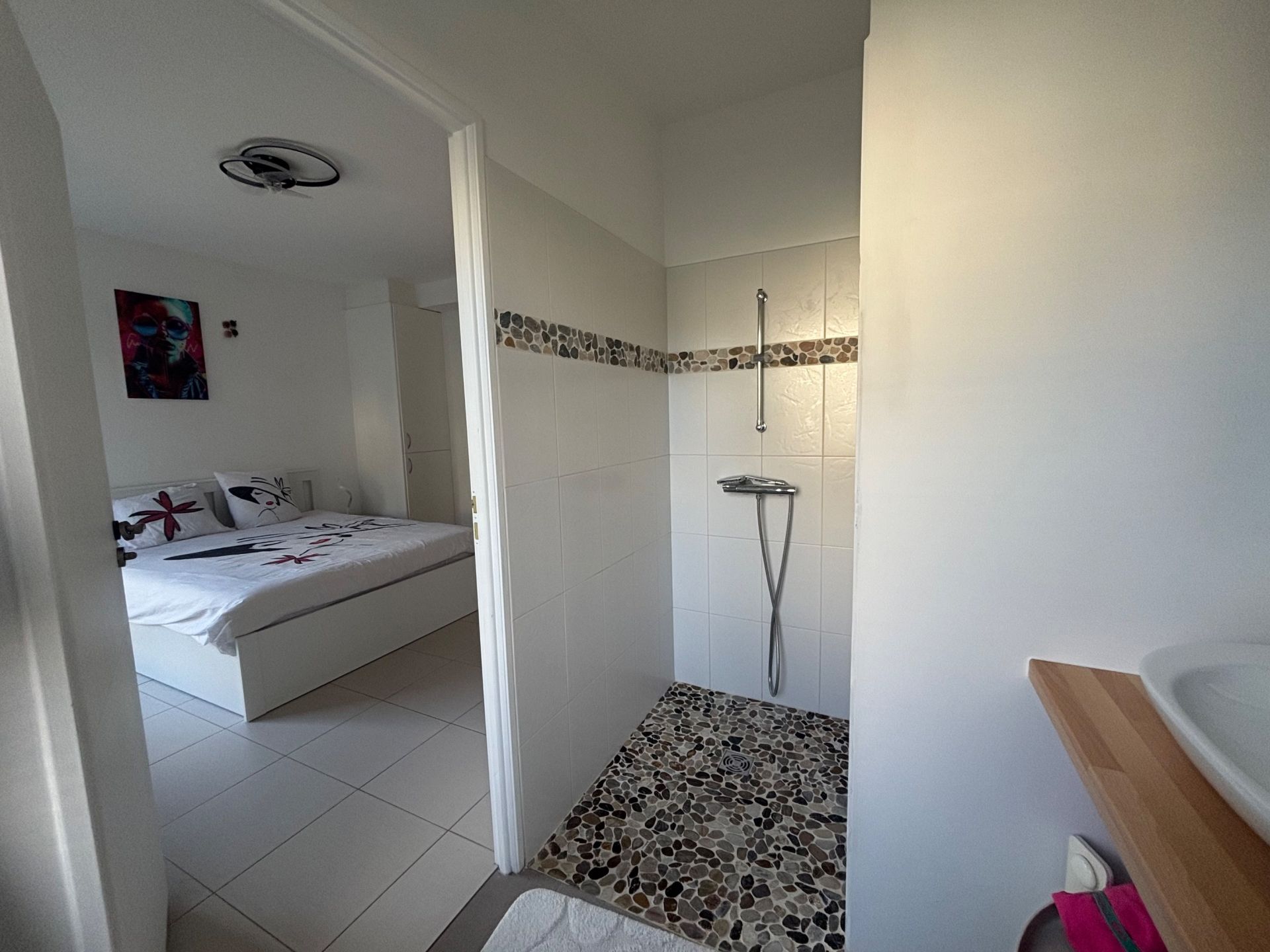 house 7 Rooms for sale on OUISTREHAM (14150)