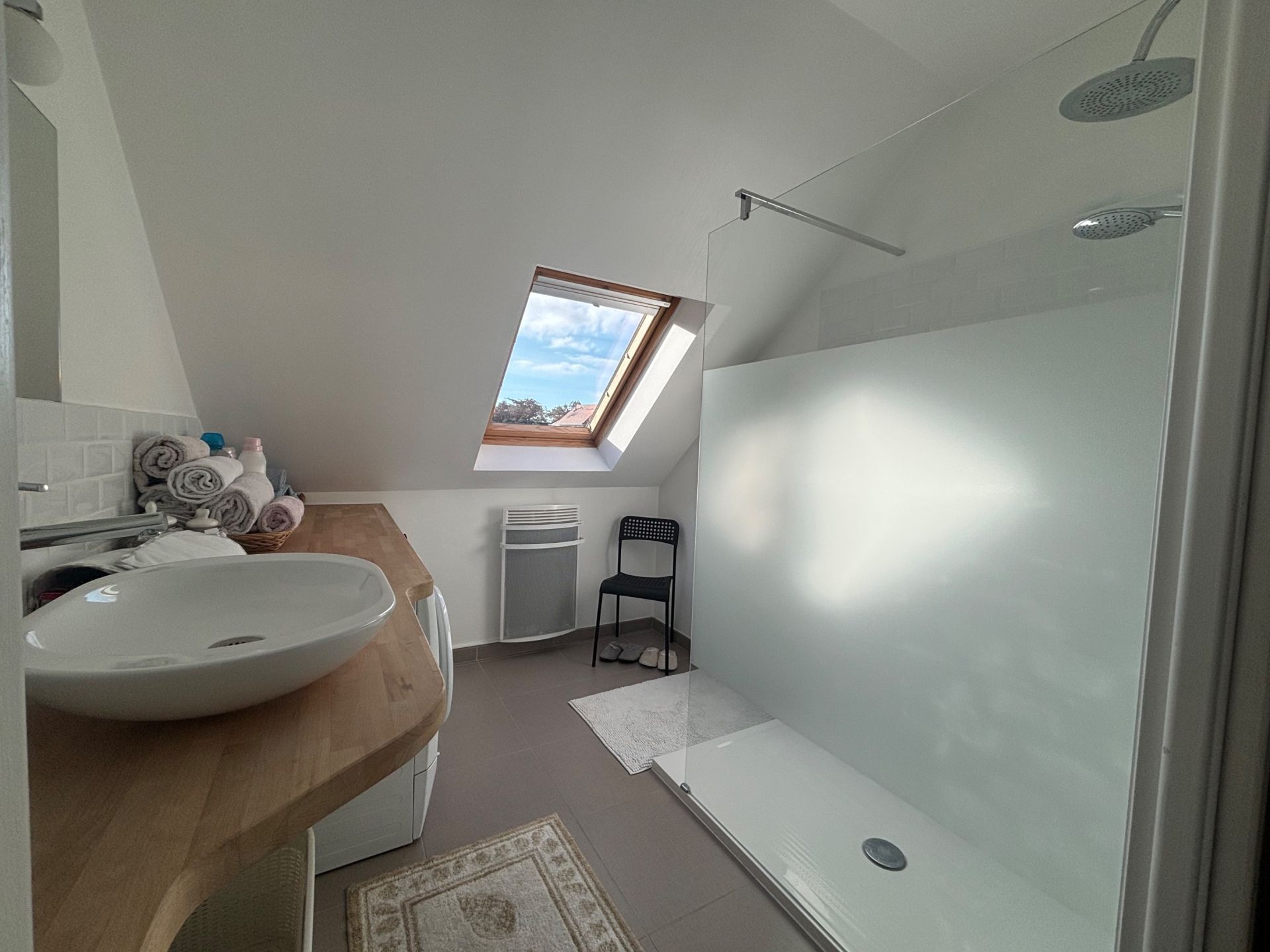 house 7 Rooms for sale on OUISTREHAM (14150)