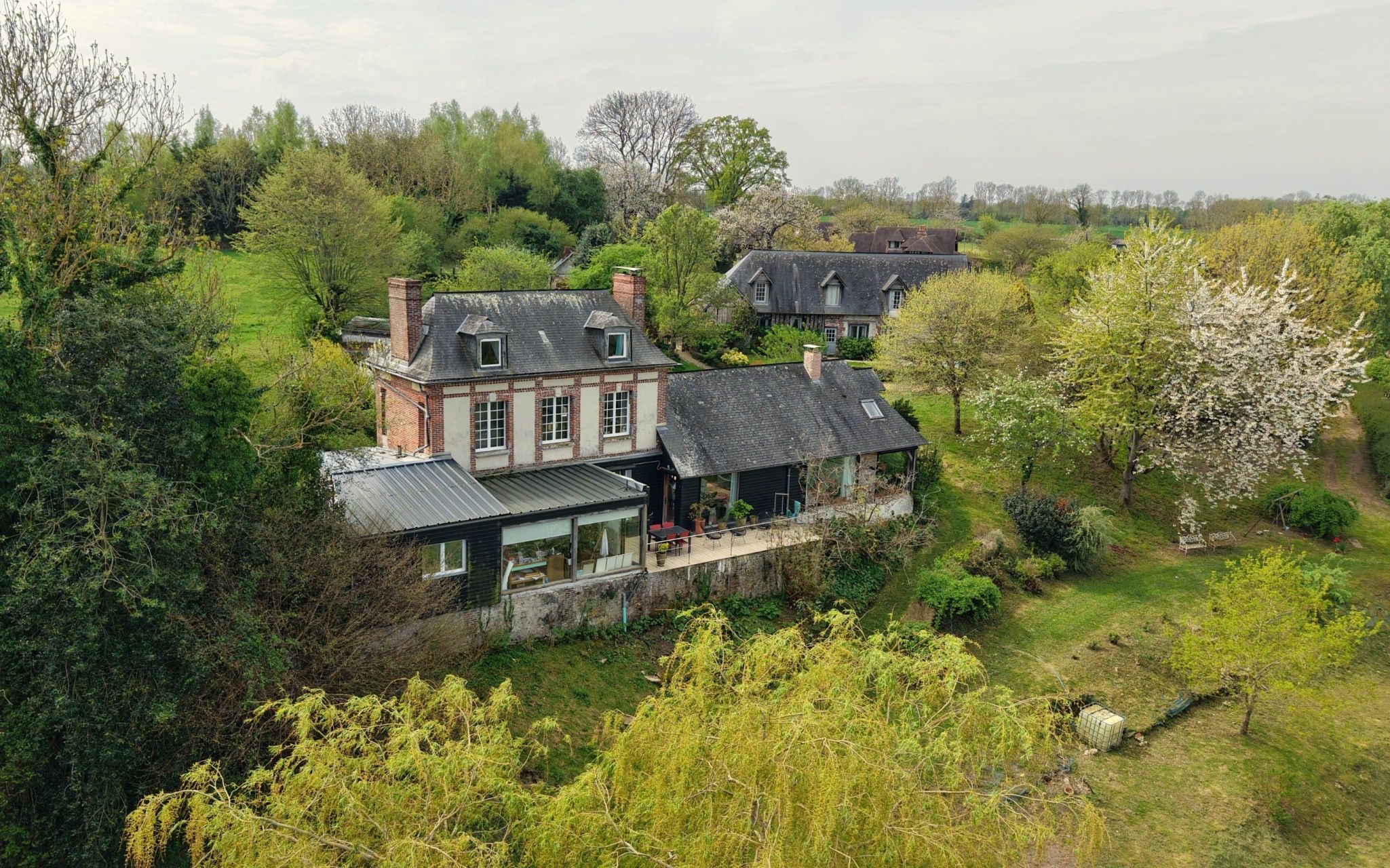 house 19 Rooms for sale on GONNEVILLE SUR HONFLEUR (14600)