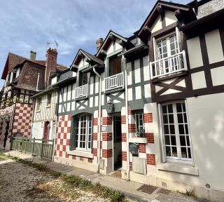 house 6 Rooms for seasonal rent on DEAUVILLE (14800)