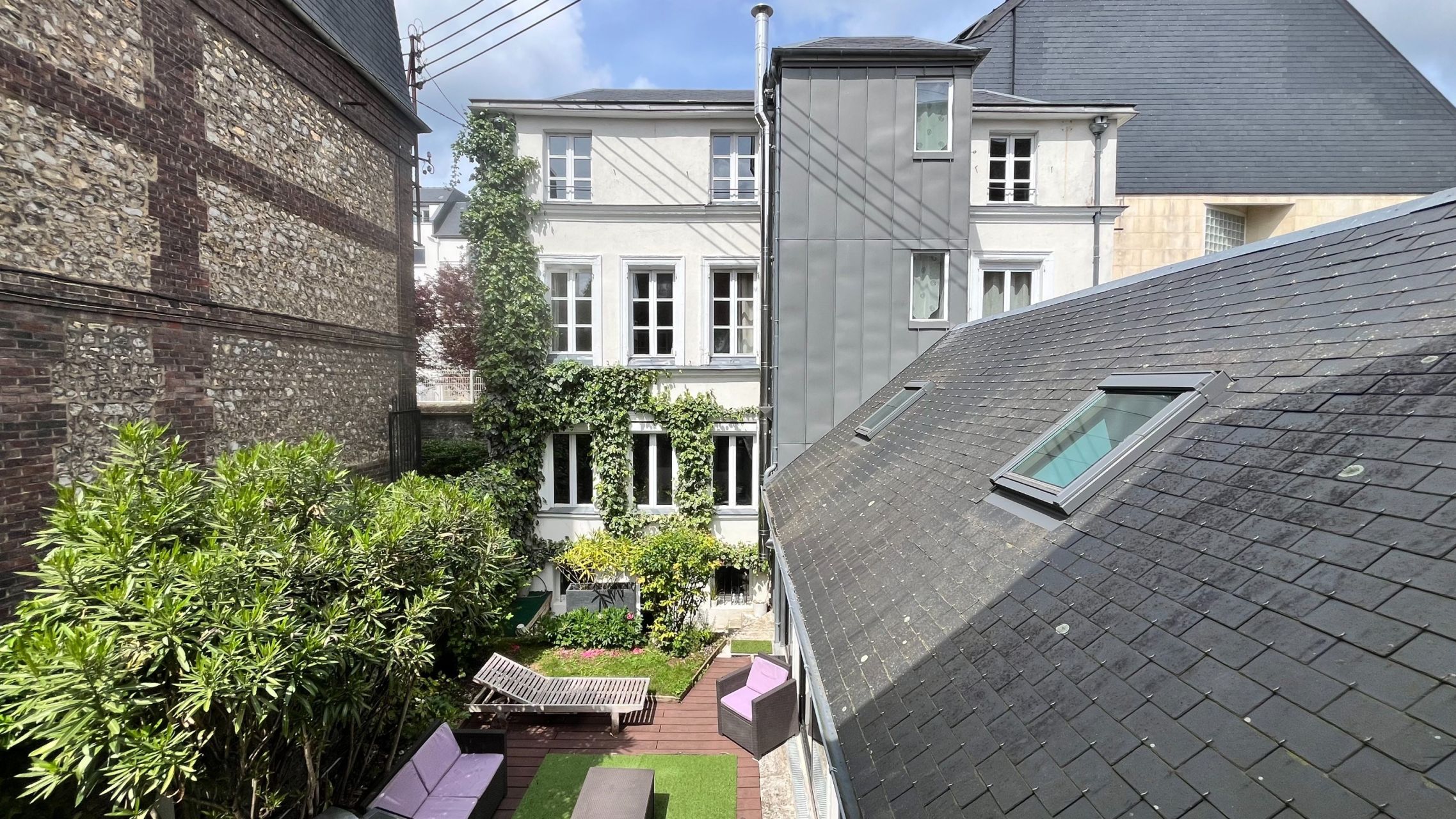 mansion 10 Rooms for sale on ROUEN (76000)