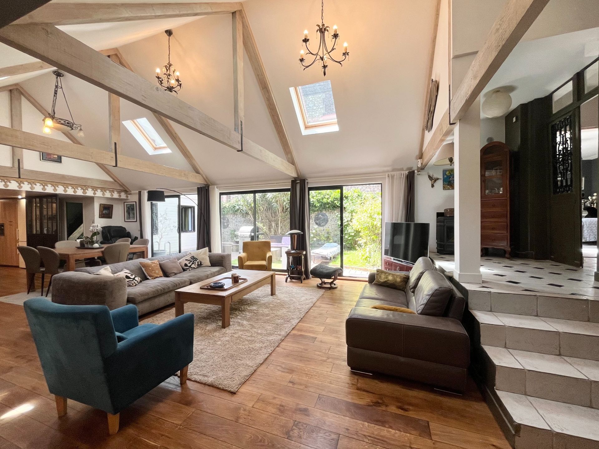 townhouse 10 Rooms for sale on ROUEN (76000)