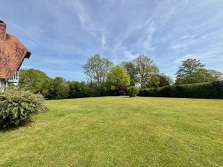 house 8 Rooms for sale on GLANVILLE (14950)