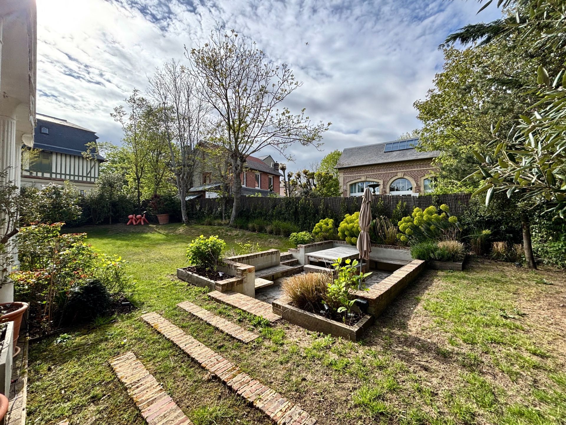 house 11 Rooms for sale on TOURGEVILLE (14800)