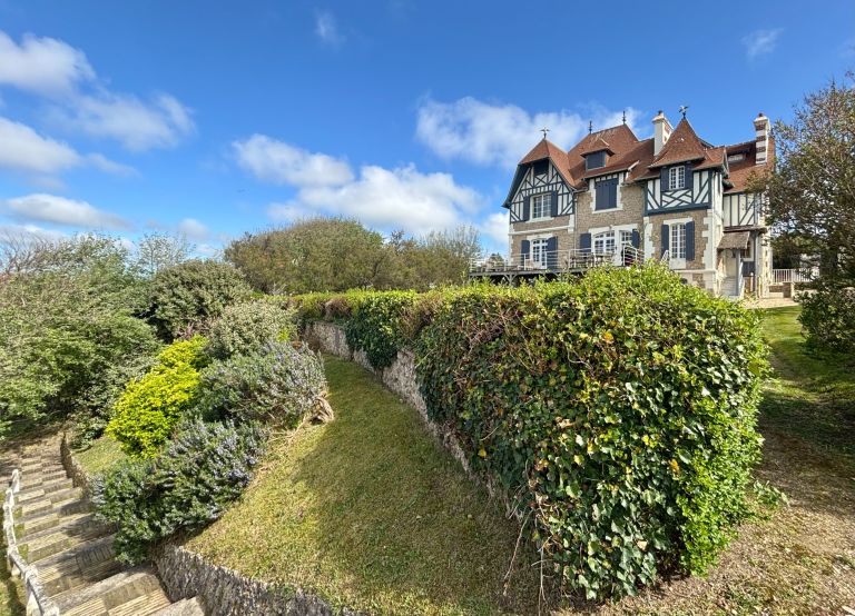 maison 11 Pièces en location saisonnière sur BENERVILLE SUR MER (14910)