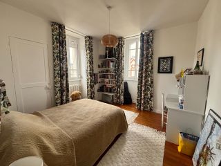 house 8 Rooms for sale on CAEN (14000)