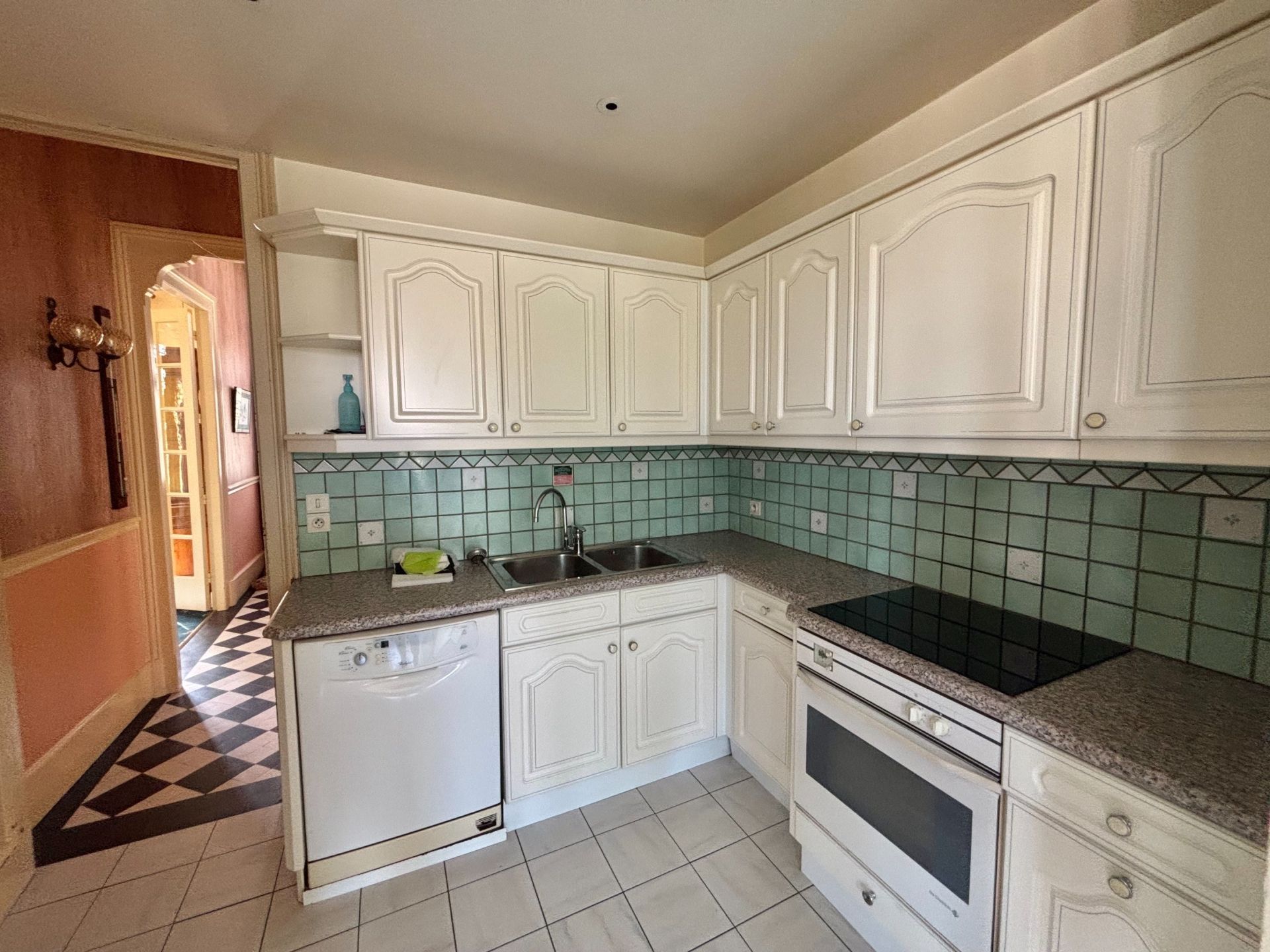 house 8 Rooms for sale on GRANVILLE (50400)