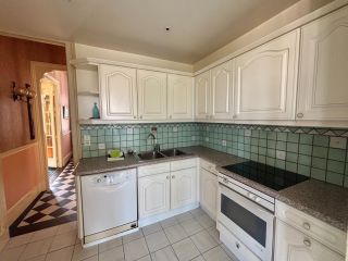 house 8 Rooms for sale on GRANVILLE (50400)